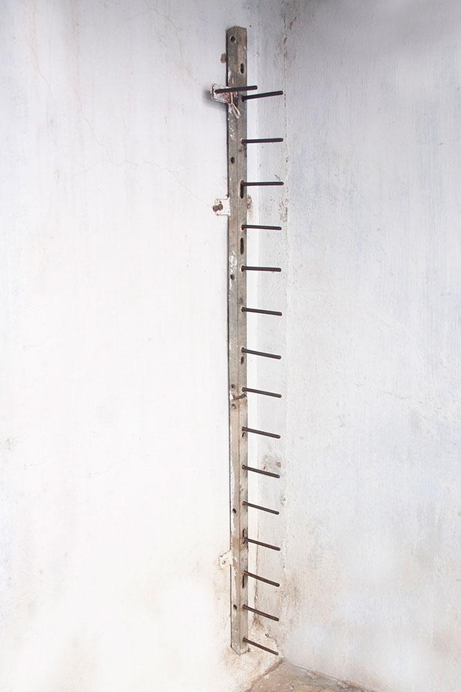 col-sm-4